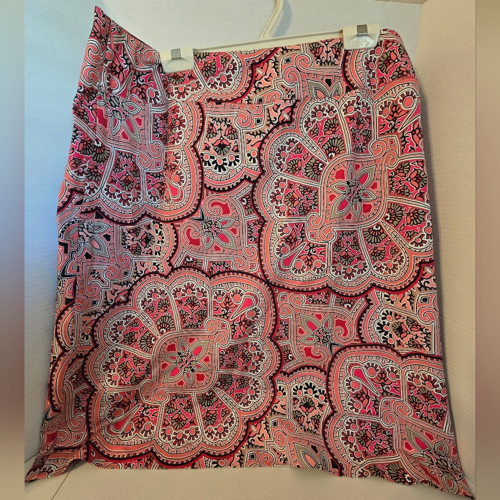 East 5th Classic Fit Women's 16W Azalea Coral Berry Geometric Floral Skirt
